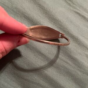 Cute sterling so bracelet with mother of pearl detail made in Mexico